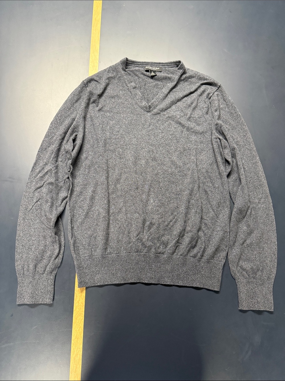 Banana Republic Silk/Cotton/Cashmere Blend V-Neck Gray Sweater